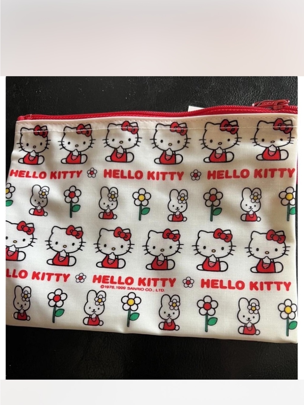 Hello Kitty Sanrio vintage rare Zip Pouch - White & Red